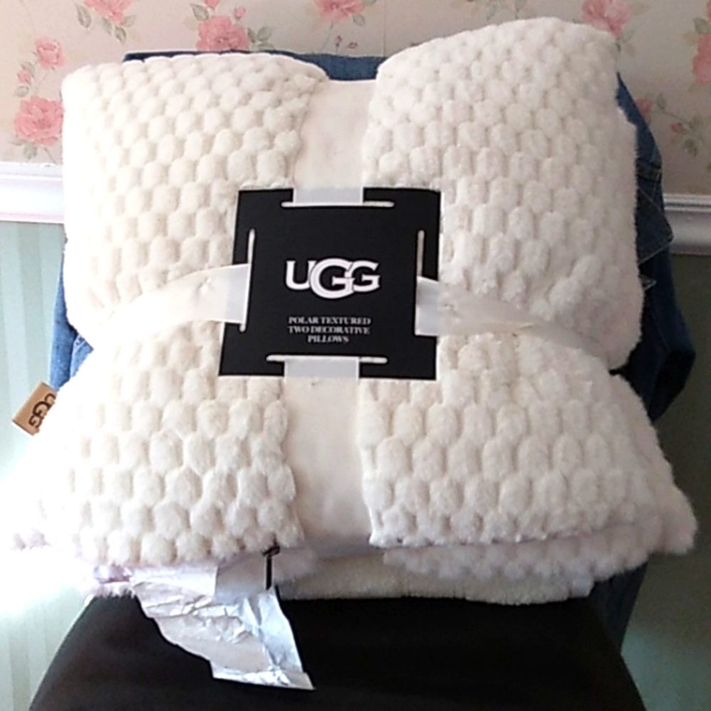 Decorative pillows
